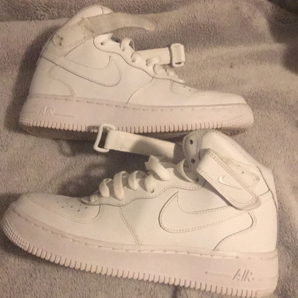 White Nike Airforce 1s